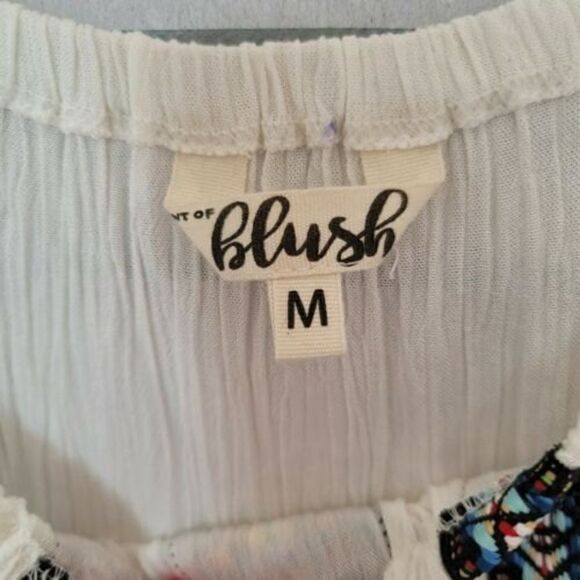 NWT Hint of Blush Boho Top Off the Shoulder Top with Embroidered Detail Size Med - Picture 5 of 9